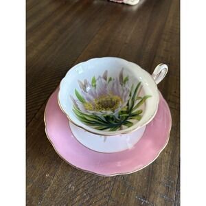 VTG Occupied Japan Hand Painted Pink Cereus Flower Gold Trim Teacup and Saucer